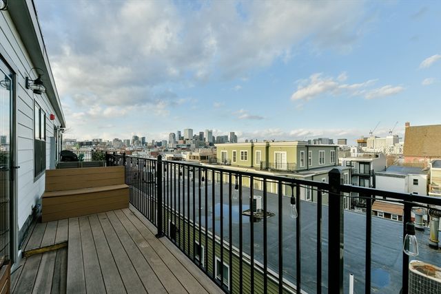 350 W Broadway 10, Boston, MA 02127