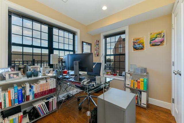 350 W Broadway 10, Boston, MA 02127