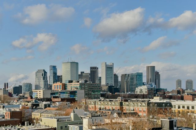 350 W Broadway 10, Boston, MA 02127