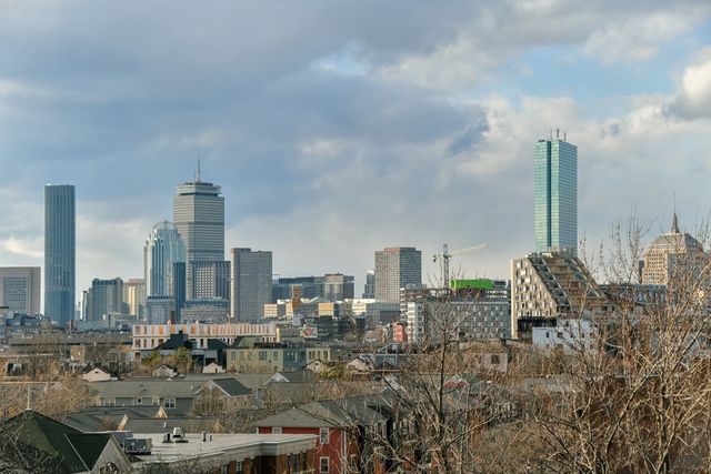 350 W Broadway 10, Boston, MA 02127