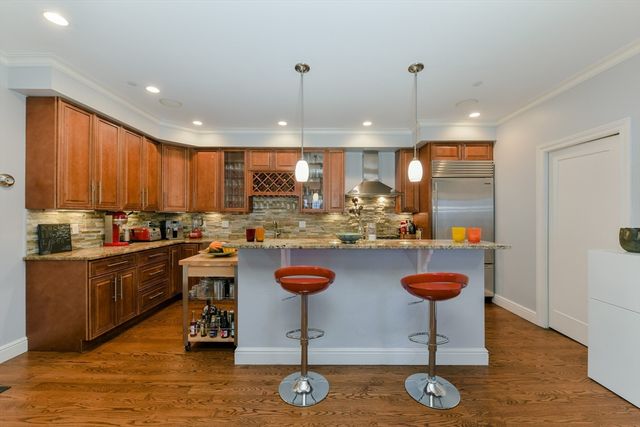 350 W Broadway 10, Boston, MA 02127