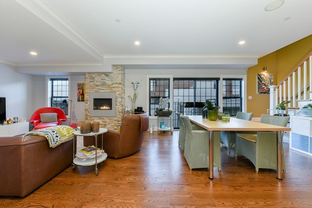 350 W Broadway 10, Boston, MA 02127