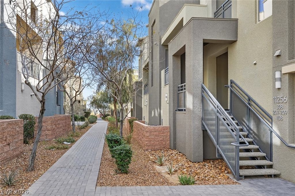 11256 Rainbow Peak Avenue 208, Las Vegas, NV 89135 — photo 2
