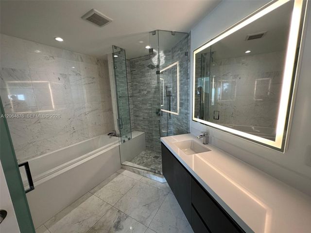 851 NE 1st Avenue 4006, Miami, FL 33132