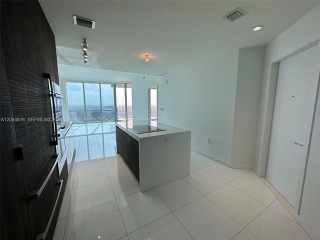 851 NE 1st Avenue 4006, Miami, FL 33132