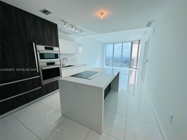 851 NE 1st Avenue 4006, Miami, FL 33132