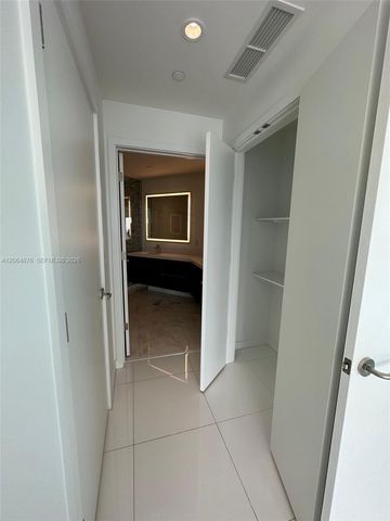 851 NE 1st Avenue 4006, Miami, FL 33132