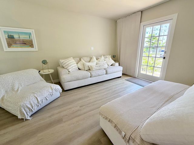 1124 18th Avenue N, Lake Worth, FL 33460