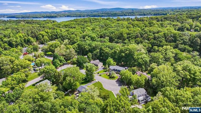 469 White Birch Drive, River Vale, NJ 07675