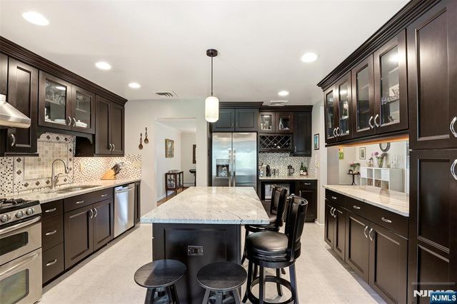 469 White Birch Drive, River Vale, NJ 07675