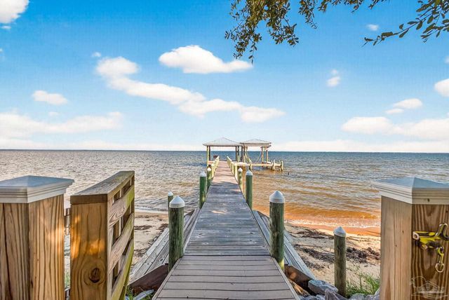 1106 Oyster Bay Dr, Milton, FL 32583