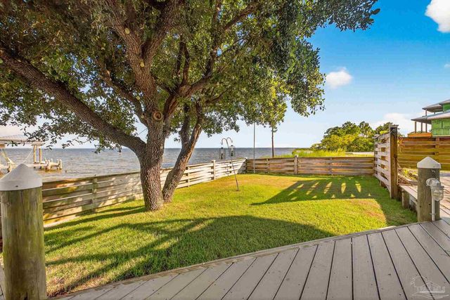 1106 Oyster Bay Dr, Milton, FL 32583