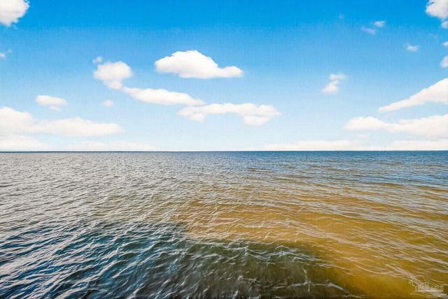 1106 Oyster Bay Dr, Milton, FL 32583