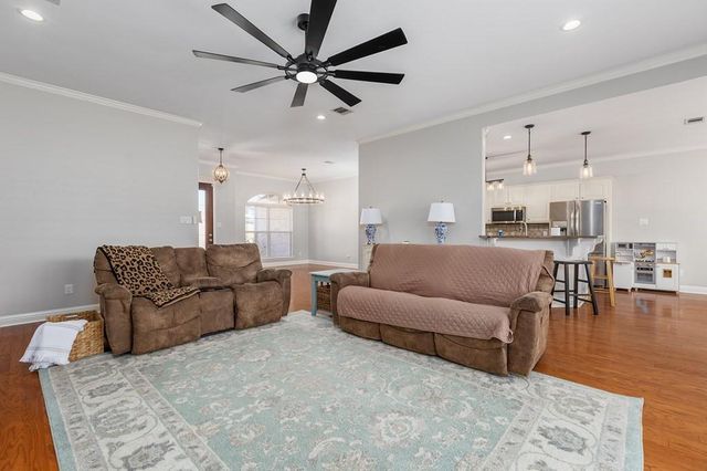 298 Spring Creek Drive, Nacogdoches, TX 75965