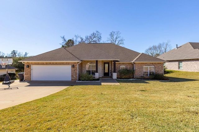298 Spring Creek Drive, Nacogdoches, TX 75965