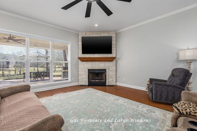 298 Spring Creek Drive, Nacogdoches, TX 75965