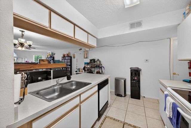 8712 RAIN FOREST PLACE B, Kissimmee, FL 34747