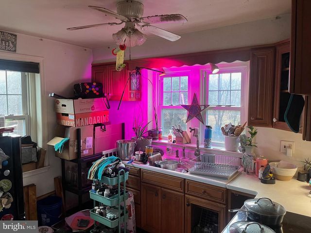 805 ROCK HILL RD, Quakertown, PA 18951