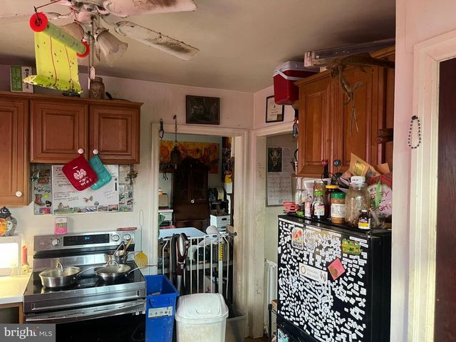 805 ROCK HILL RD, Quakertown, PA 18951