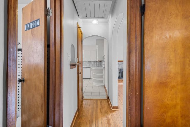 2105 E Johnson Street, Madison, WI 53704