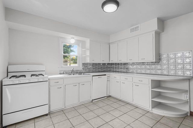 2105 E Johnson Street, Madison, WI 53704