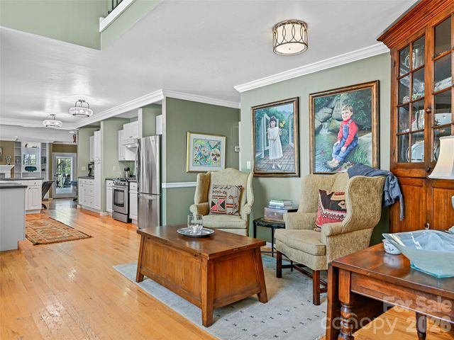 18 Thousand Oaks Boulevard, Fairview, NC 28730
