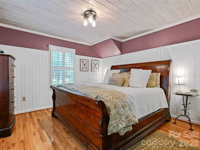 18 Thousand Oaks Boulevard, Fairview, NC 28730