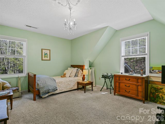 18 Thousand Oaks Boulevard, Fairview, NC 28730
