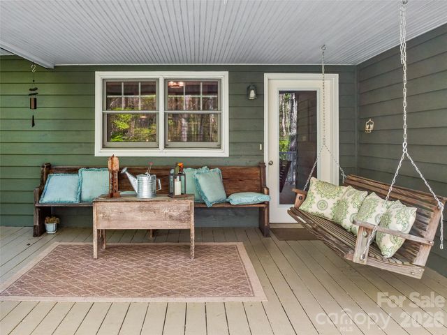 18 Thousand Oaks Boulevard, Fairview, NC 28730