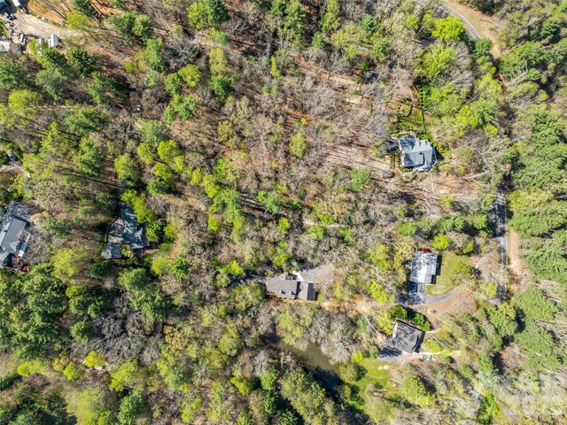 18 Thousand Oaks Boulevard, Fairview, NC 28730