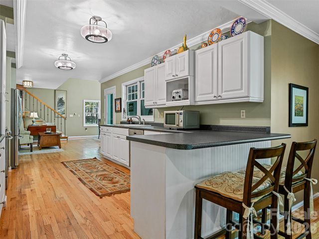 18 Thousand Oaks Boulevard, Fairview, NC 28730