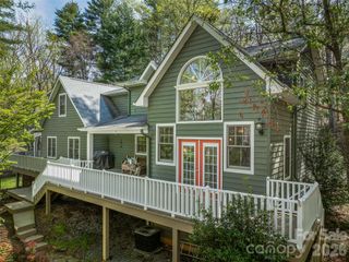 18 Thousand Oaks Boulevard, Fairview, NC 28730
