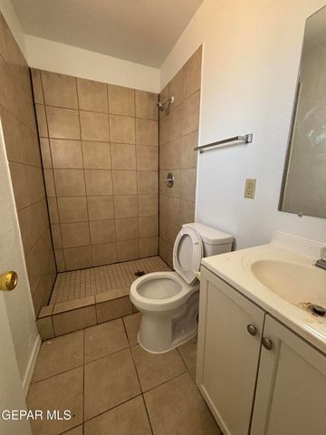 3911 Moonlight Avenue, El Paso, TX 79904