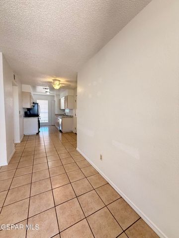3911 Moonlight Avenue, El Paso, TX 79904