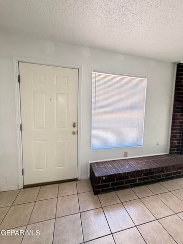 3911 Moonlight Avenue, El Paso, TX 79904