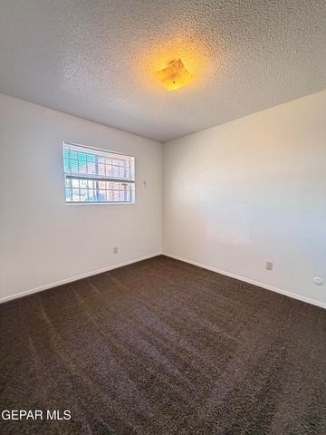 3911 Moonlight Avenue, El Paso, TX 79904