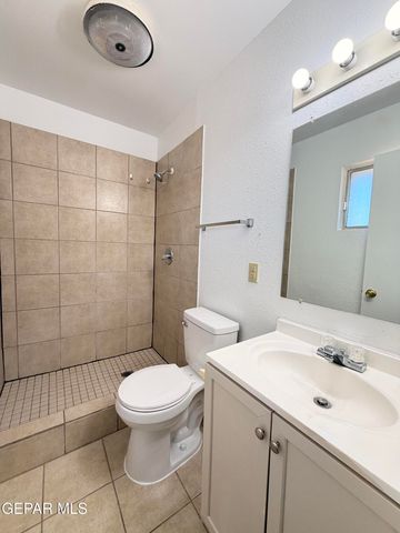 3911 Moonlight Avenue, El Paso, TX 79904