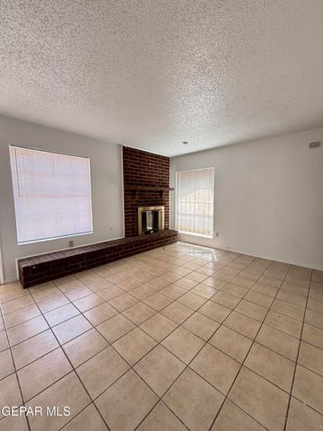 3911 Moonlight Avenue, El Paso, TX 79904
