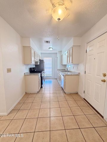 3911 Moonlight Avenue, El Paso, TX 79904