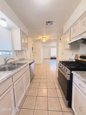 3911 Moonlight Avenue, El Paso, TX 79904