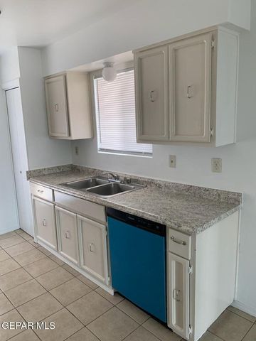 3911 Moonlight Avenue, El Paso, TX 79904