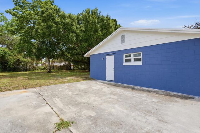 3000 Langston Drive, Fort Pierce, FL 34946