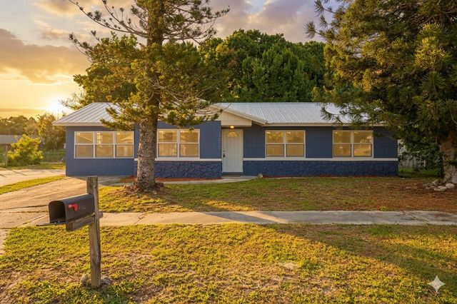 3000 Langston Drive, Fort Pierce, FL 34946