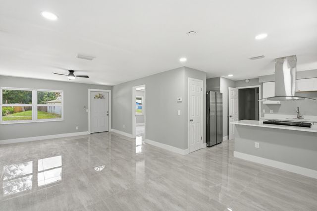 3000 Langston Drive, Fort Pierce, FL 34946