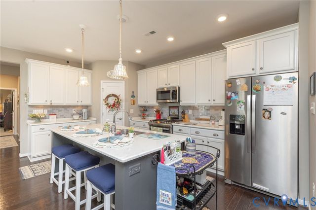 6800 Dales Pony Dr, Moseley, VA 23120