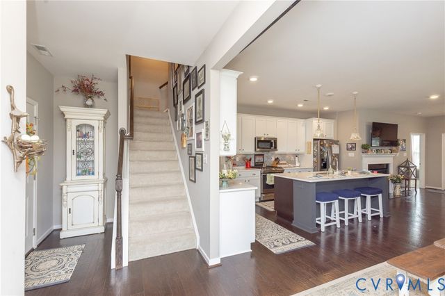 6800 Dales Pony Dr, Moseley, VA 23120