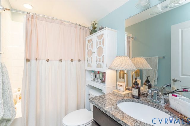 6800 Dales Pony Dr, Moseley, VA 23120