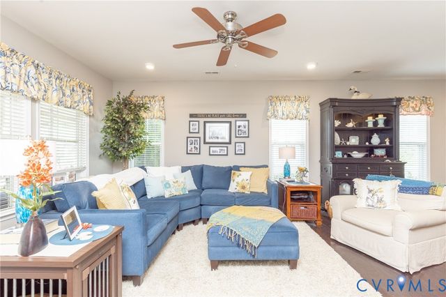 6800 Dales Pony Dr, Moseley, VA 23120