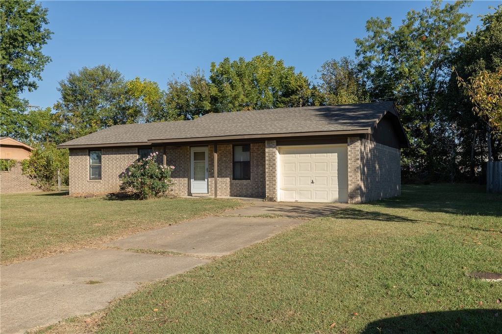 124 E Pheasant Drive, Farmington, AR 72730
