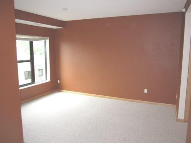 7601 Aldrich Avenue S 319, Richfield, MN 55423